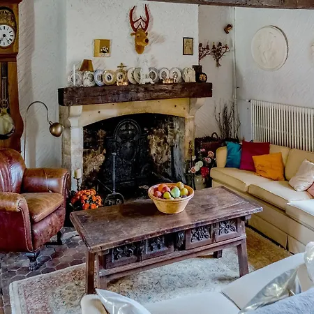 Beautiful Castle In With Private Pool, Cleaning Included בית נופש