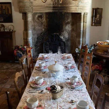 בית נופש Beautiful Castle In With Private Pool, Cleaning Included Le Veurdre